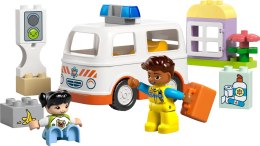 10447 - LEGO DUPLO - Karetka z kierowcą