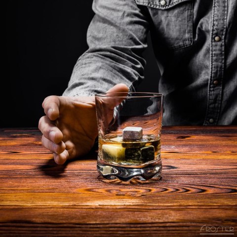 Zestaw do Whisky na prezent kawalerski urodziny Zestaw do Whisky na prezent kawalerski urodziny