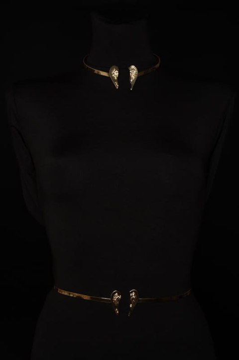 Choker ze skrzydłami w połówkach serc (C23/FSH/34A Choker ze skrzydłami w połówkach serc (C23/FSH/34A
